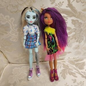 MONSTER HIGH ELECTRIFIED CLAWDEEN WOLF Doll & Frankie Stein Doll
